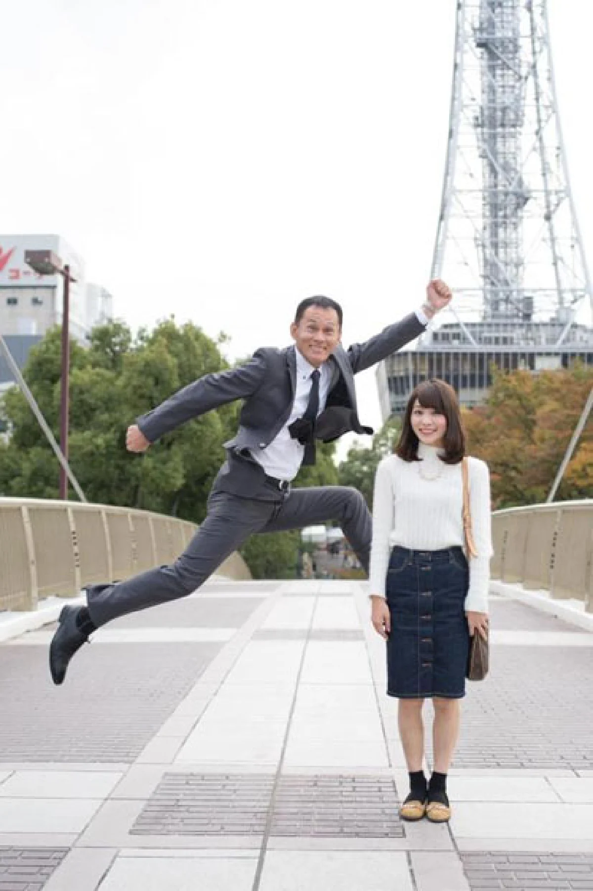 พ่อ (มนุษย์เงินเดือน) และลูกสาว