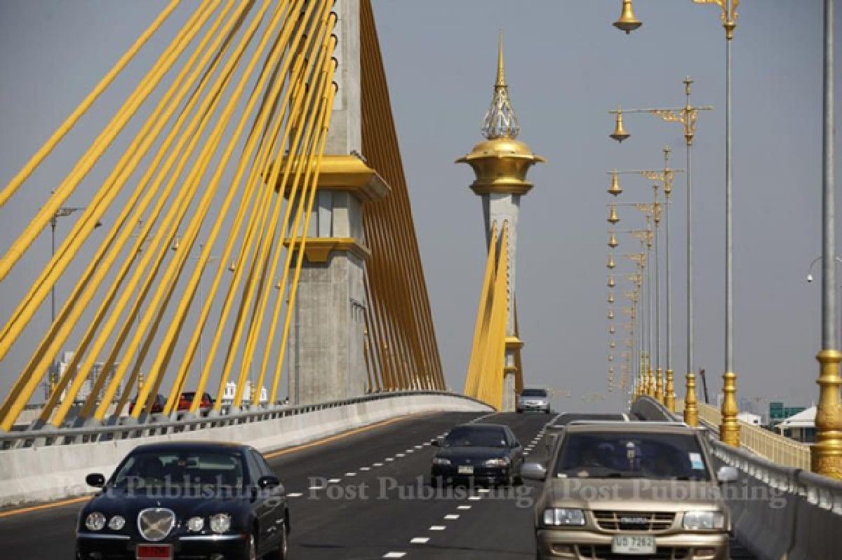 New bridge over Chao Phraya