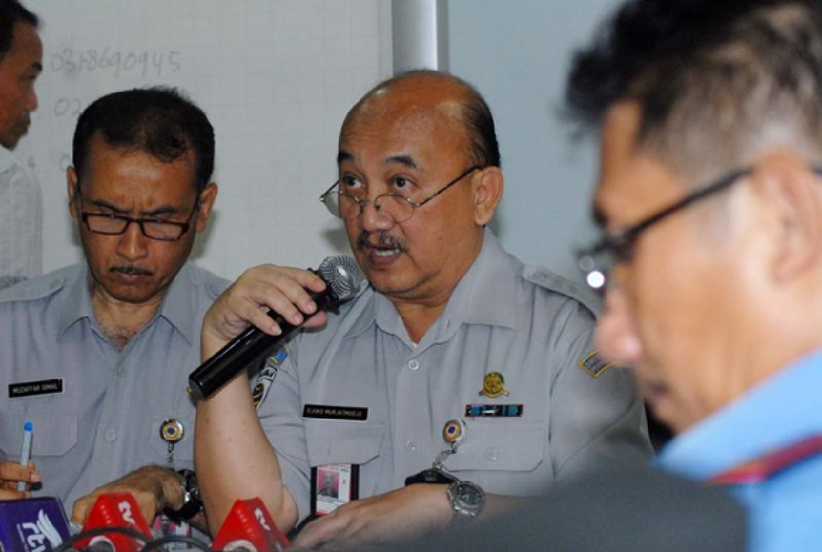 AirAsia: Indonesia vows 'all-out effort'
