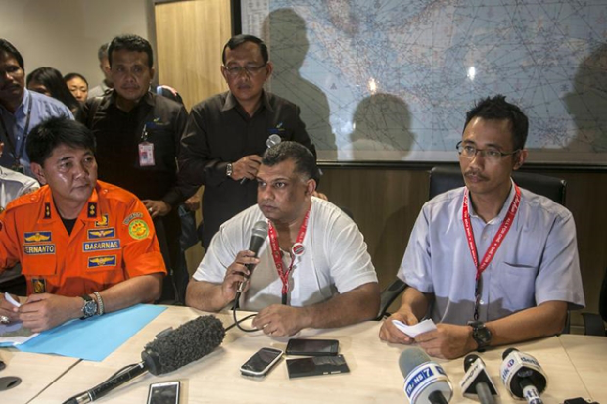 AirAsia: Indonesia vows 'all-out effort'