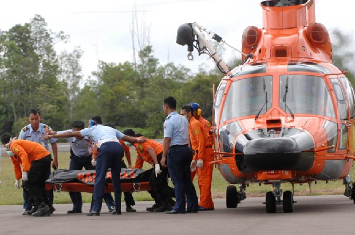AirAsia: Indonesia vows 'all-out effort'