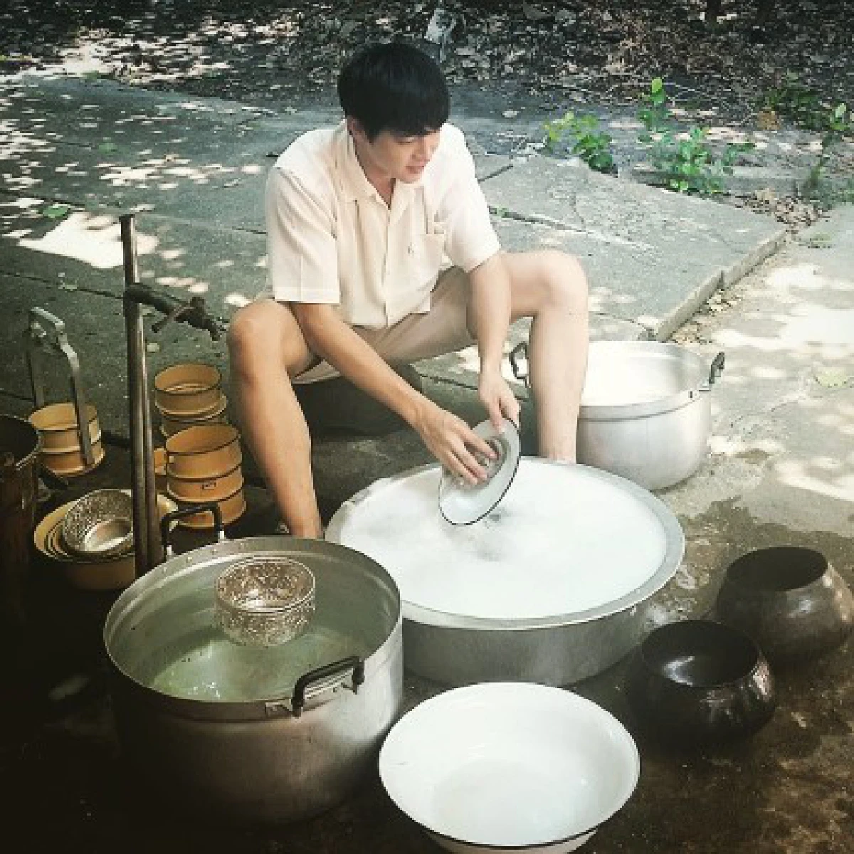 น่าร๊ากอ่ะ!"ภาพหลุด"เจมส์ จิ"ในบทเด็กวัดหน้าใสวัยละอ่อน