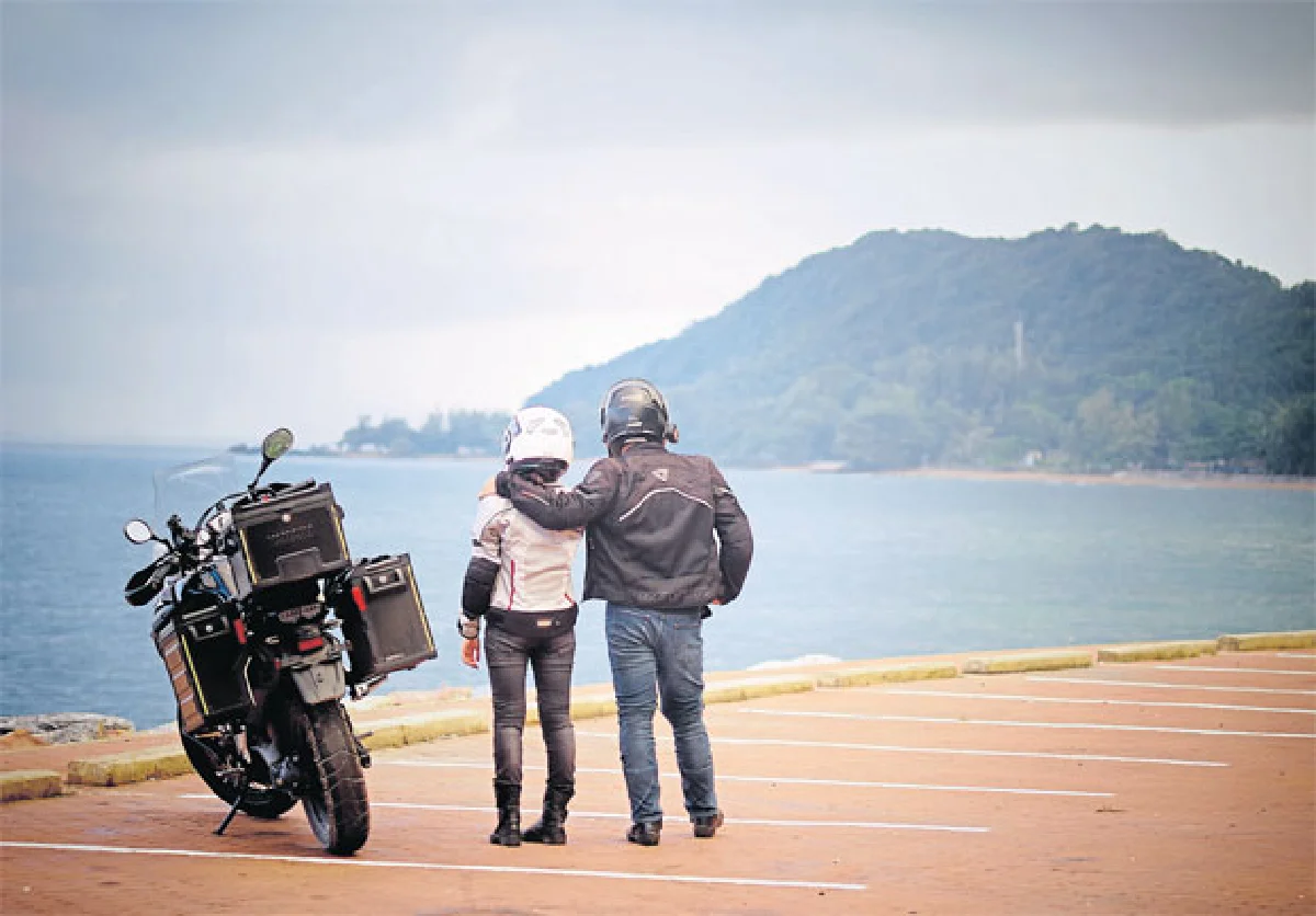 โลกของหัวหมวกกันน็อก