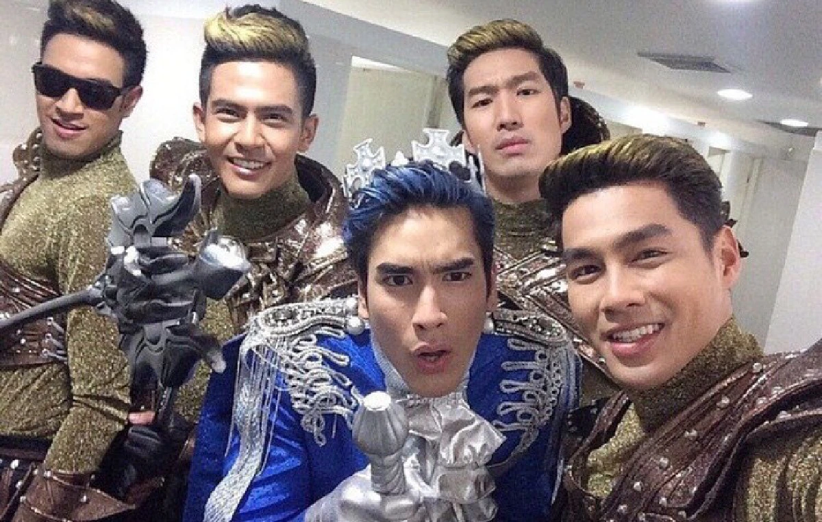 อลังการงานสร้าง..พาเหรดซุปตาร์ในงานครบรอบ45ปี ช่อง3