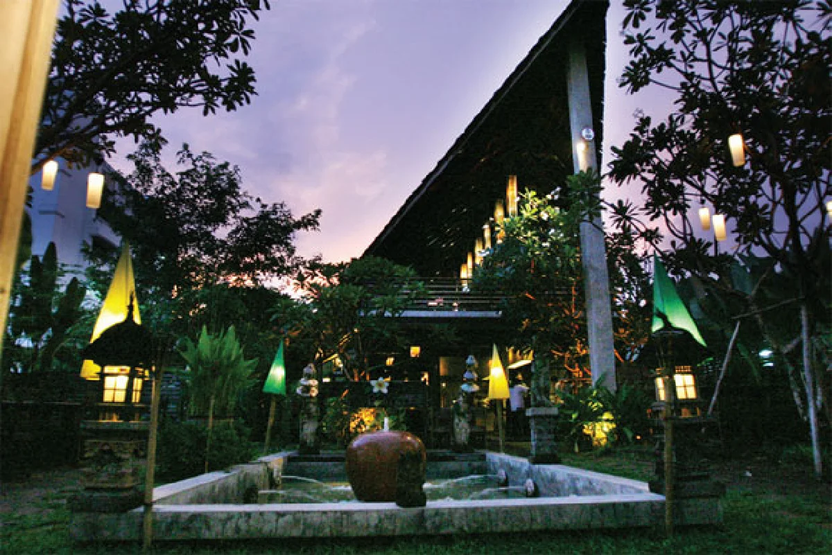 จัดสวนสไตล์ โมเดิร์น ทรอปิคอล