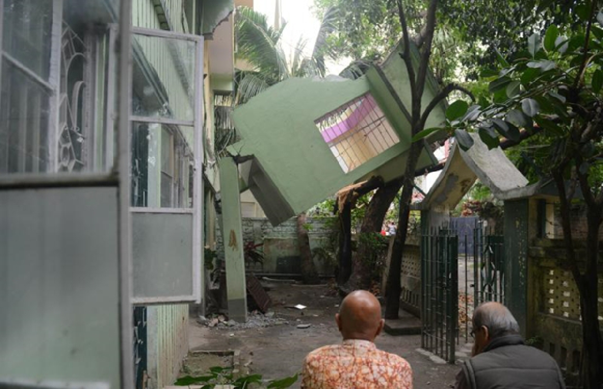 Nepal quake death toll climbs over 4300 and may go much higher (Tuesday)