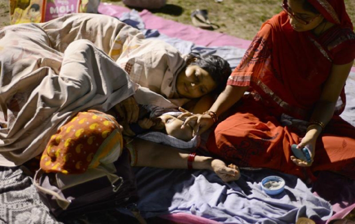 Nepal quake death toll climbs over 4300 and may go much higher (Tuesday)