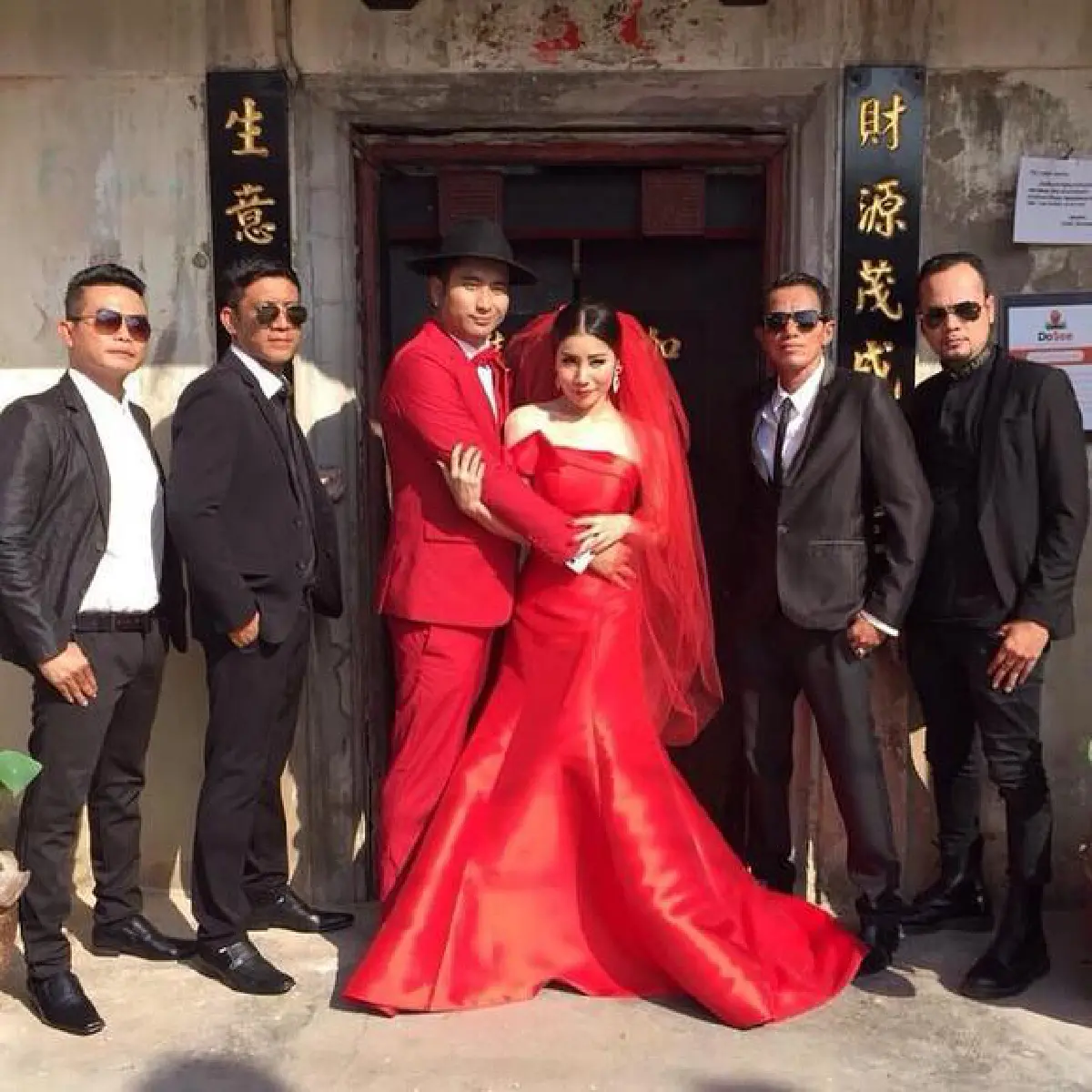 "บอล เชิญยิ้ม"เผยภาพพรีเวดดิ้งหวานปนฮา!!