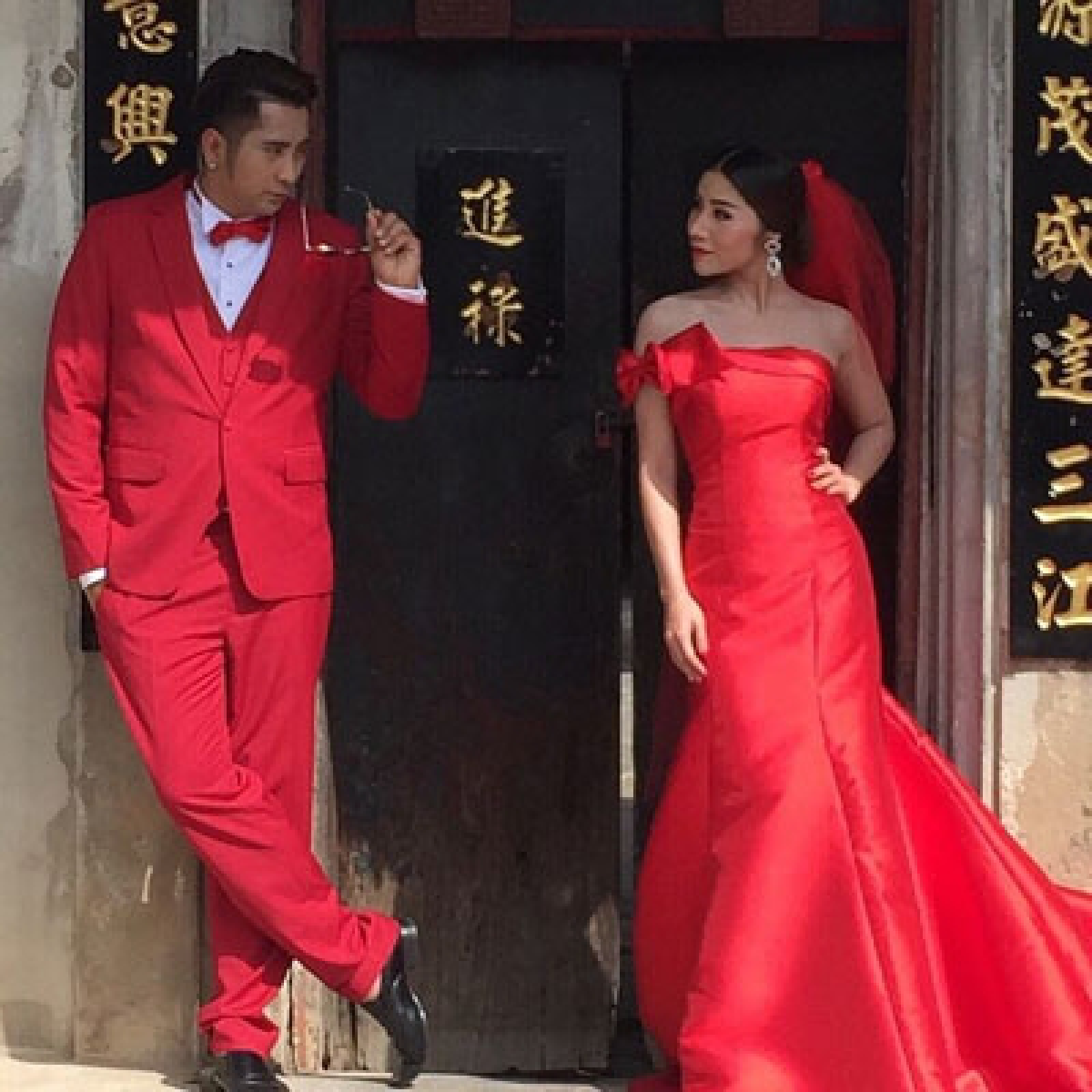 "บอล เชิญยิ้ม"เผยภาพพรีเวดดิ้งหวานปนฮา!!