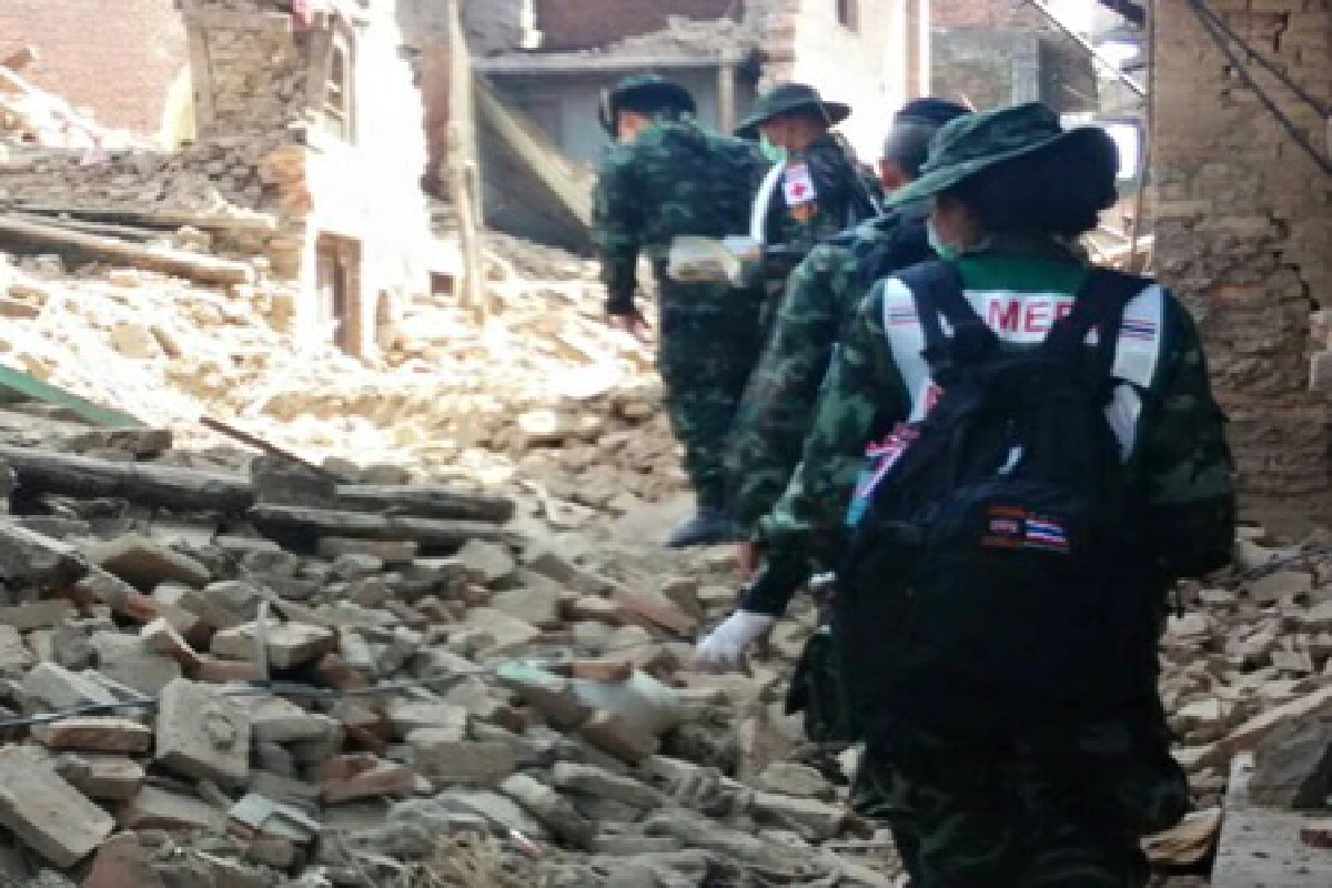 ทหารไทยติดตั้งประปาสนามผลิตน้ำสะอาด-ออกรักษาชาวเนปาล
