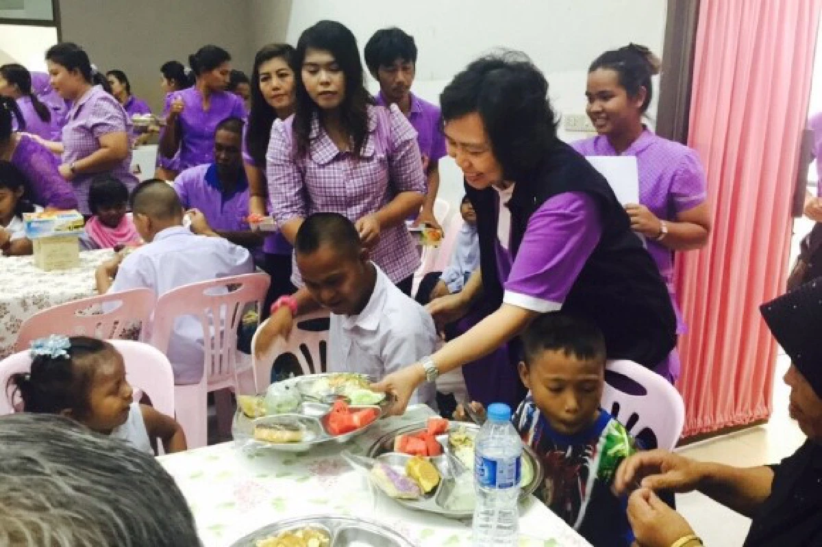 แม่บ้านมหาดไทยลงใต้จัดกิจกรรมสานสัมพันธ์