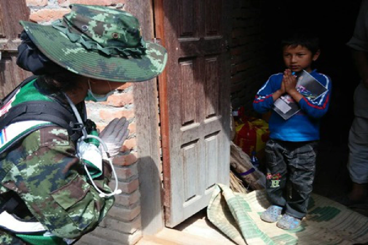 ทหารไทยติดตั้งประปาสนามผลิตน้ำสะอาด-ออกรักษาชาวเนปาล