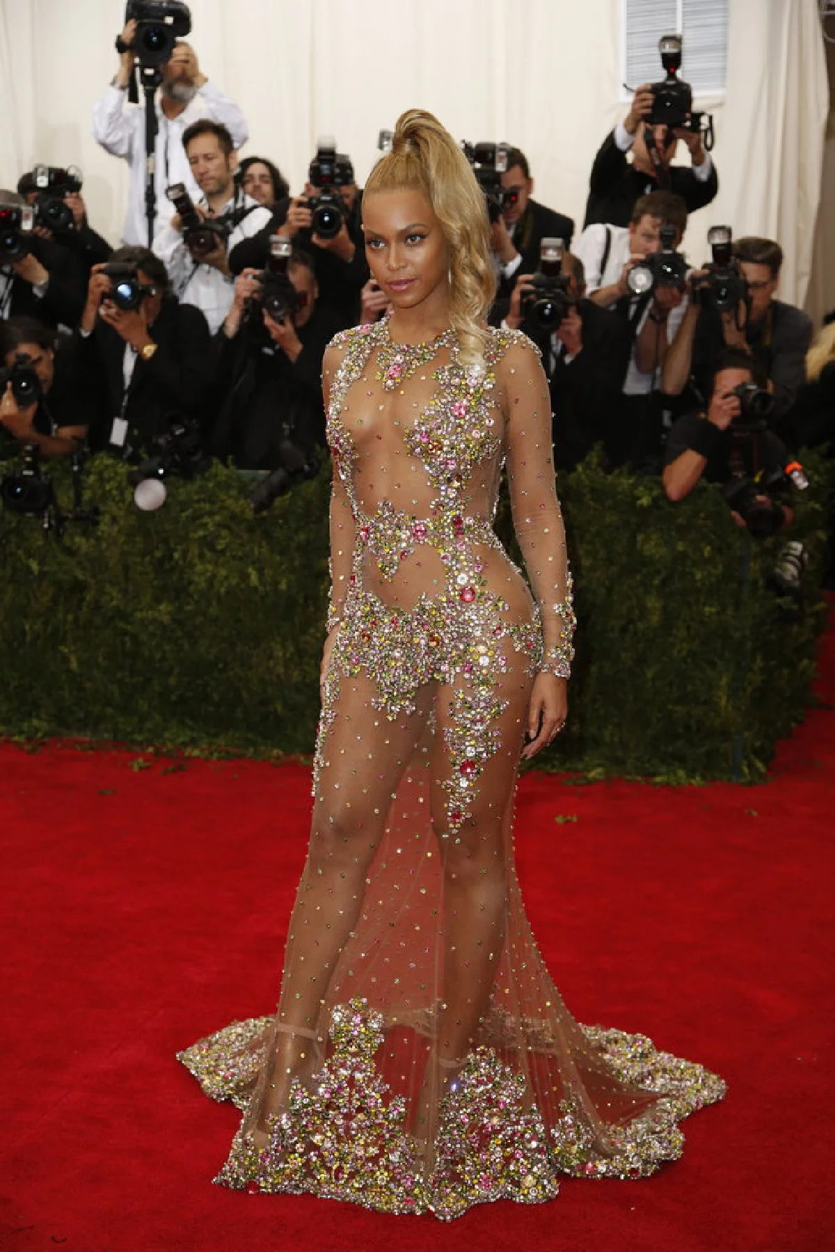 ส่อง!แฟชั่นสวยเจิดของเหล่าคนดังในงาน Met Gala 2015