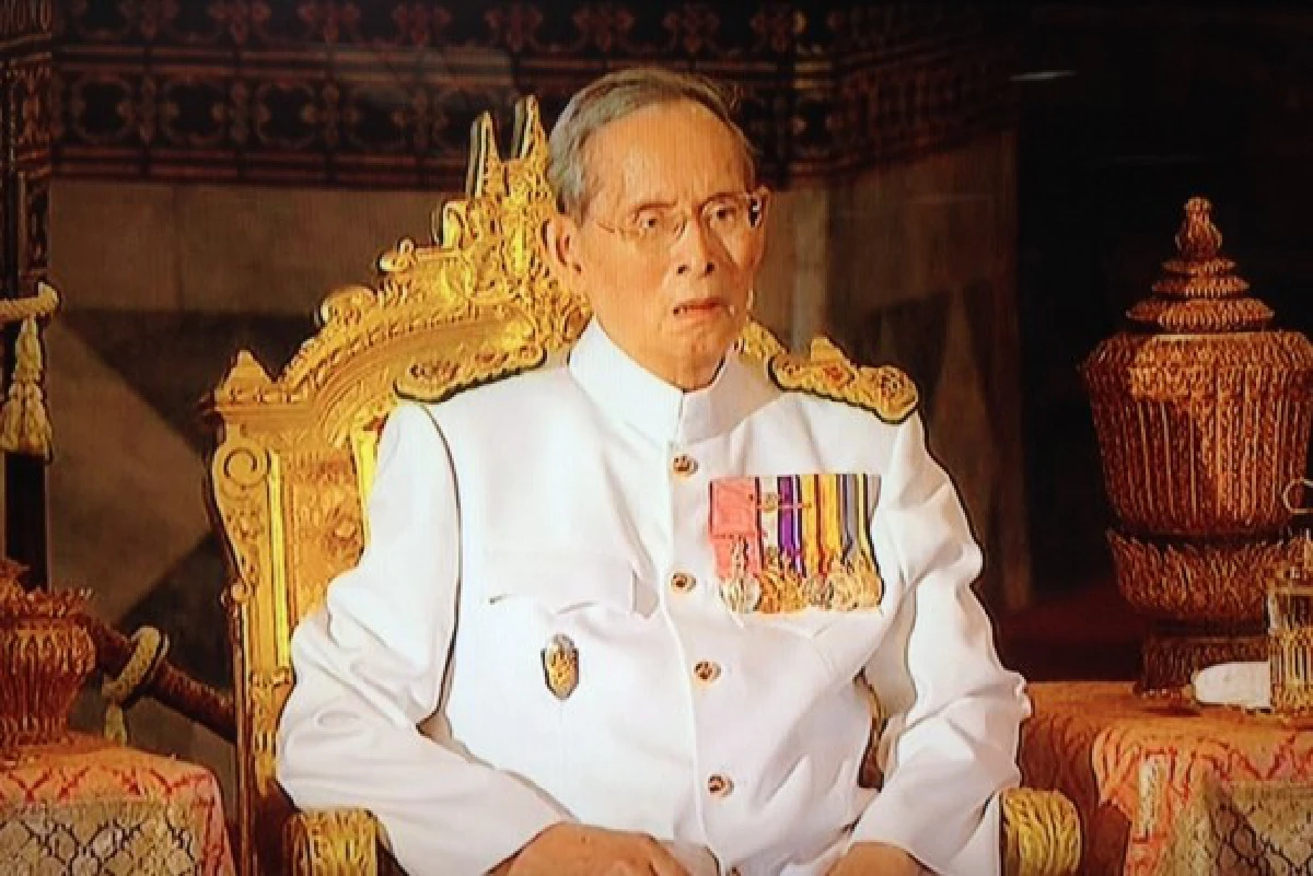 ในหลวงเสด็จฯพระราชพิธีฉัตรมงคล