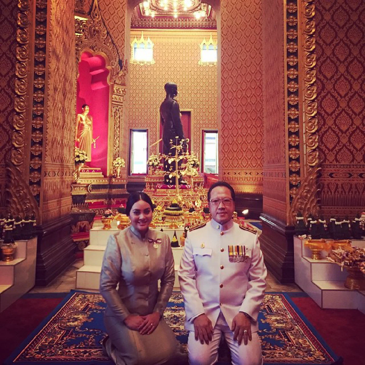 "ตั๊ก"งานเข้า!ถูกติงชุดออกงานพระราชพิธีจุกโผล่
