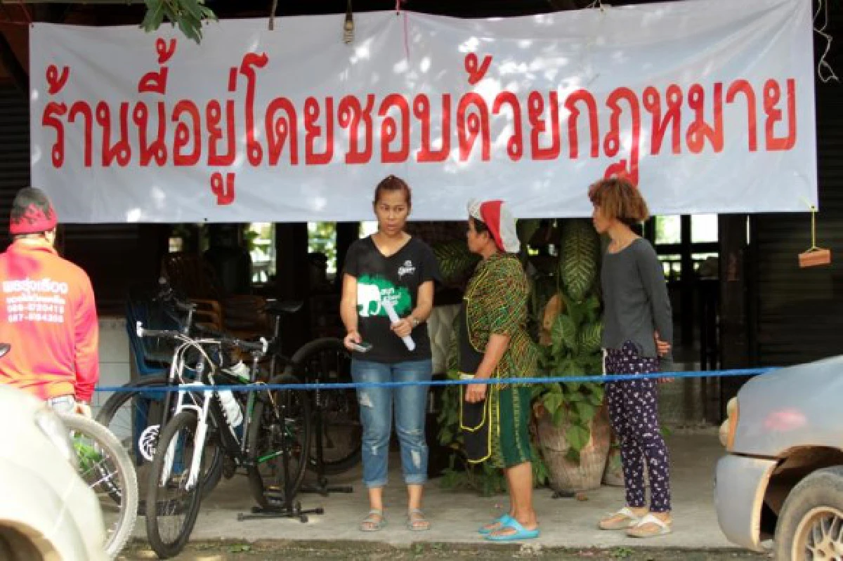 โคราชลุยรื้อร้านอาหารรุกล้ำมอปลาย่างไร้แรงต้าน