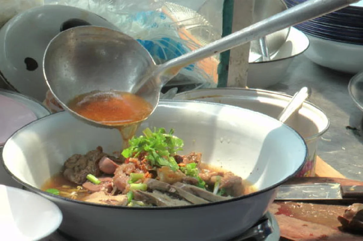 ก๋วยเตี๋ยวเป็ดกะละมัง...รสแซบเวอร์