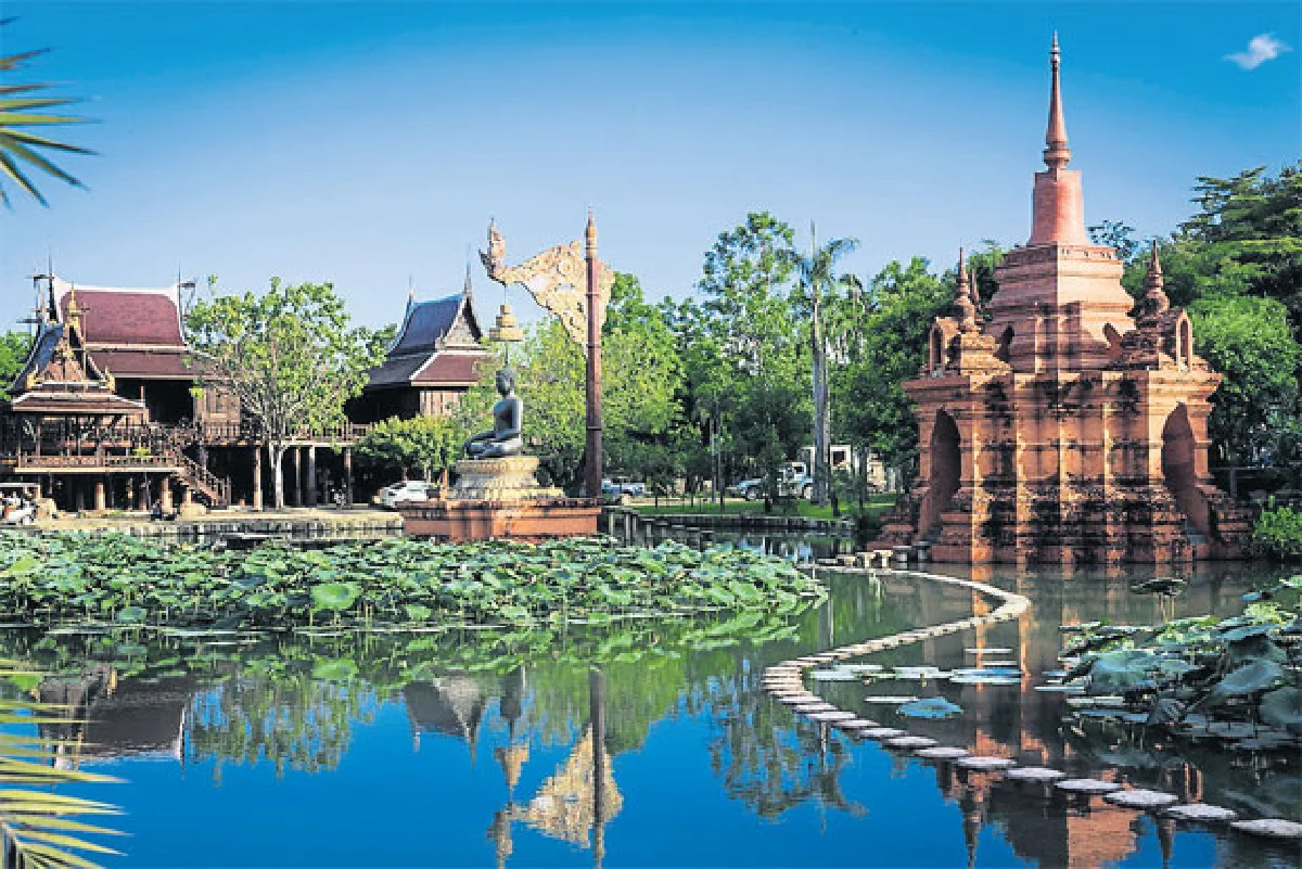 จัดสวนบ้านกึ่งสวนป่า สไตล์ กมล เอี้ยวศิวิกูล