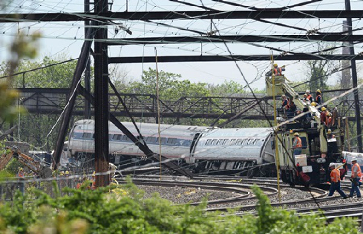 รถไฟในสหรัฐวิ่งเร็วกว่ากำหนด 2 เท่า ก่อนตกราง