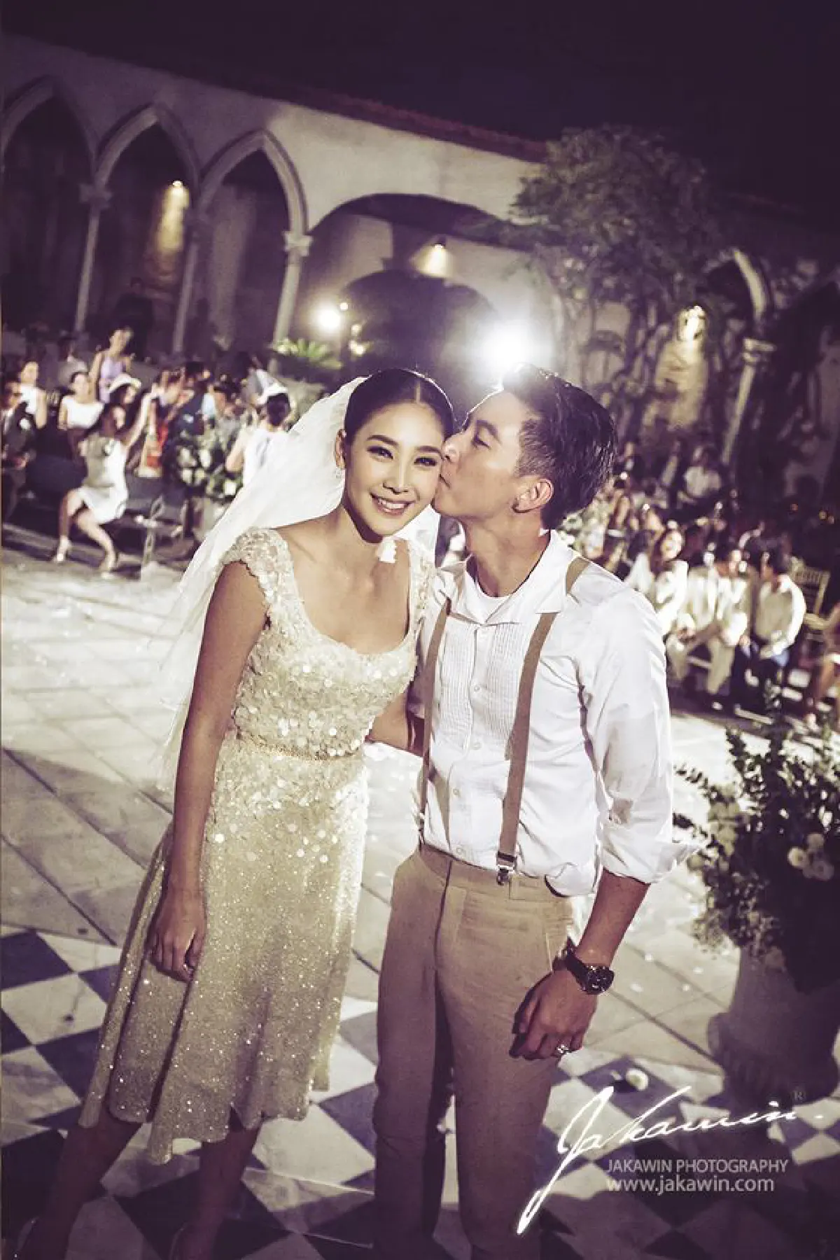 ส่อง!ชุดเจ้าสาวซุปตาร์ สวยเลอค่าวิวาห์อลังการ