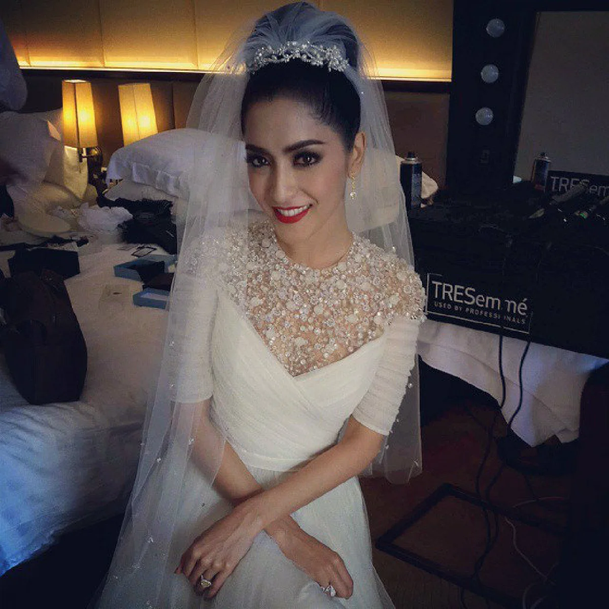 ส่อง!ชุดเจ้าสาวซุปตาร์ สวยเลอค่าวิวาห์อลังการ