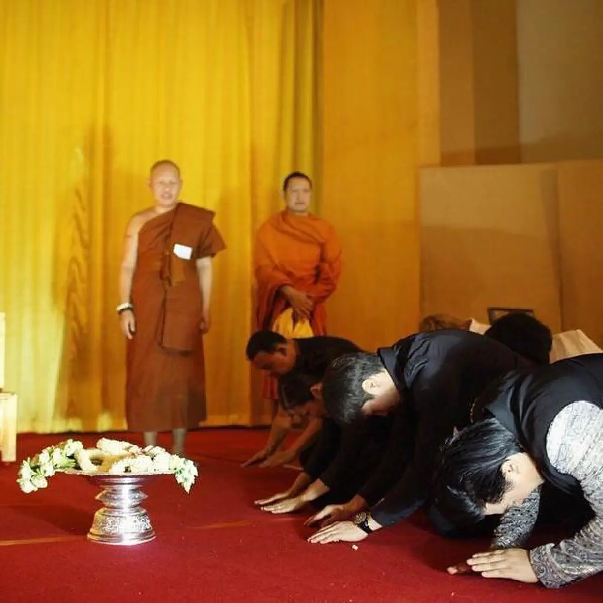 "ณเดชน์"กราบสรีระสังขาร"หลวงพ่อคูณ"