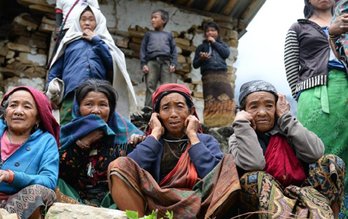 Miracle survivor as frustration mounts in Nepal (Updated)
