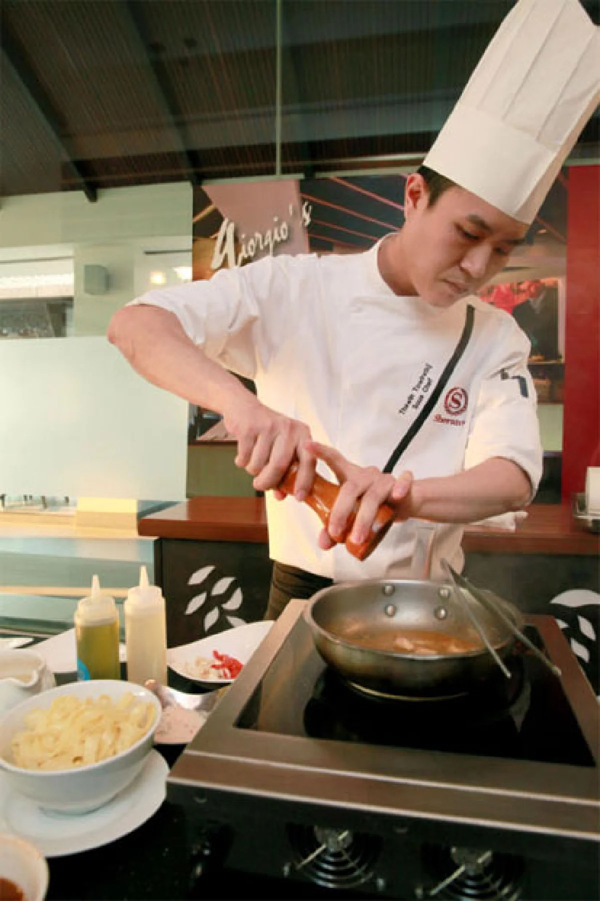 ธาวิน โตวิรัตน์กิจ ขอเข้าครัวทำหน้าที่เชฟอิตาเลียน
