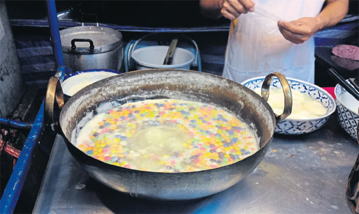 บัวลอยแม่ชะอ้อน อร่อยเข้มข้นจนติดใจ