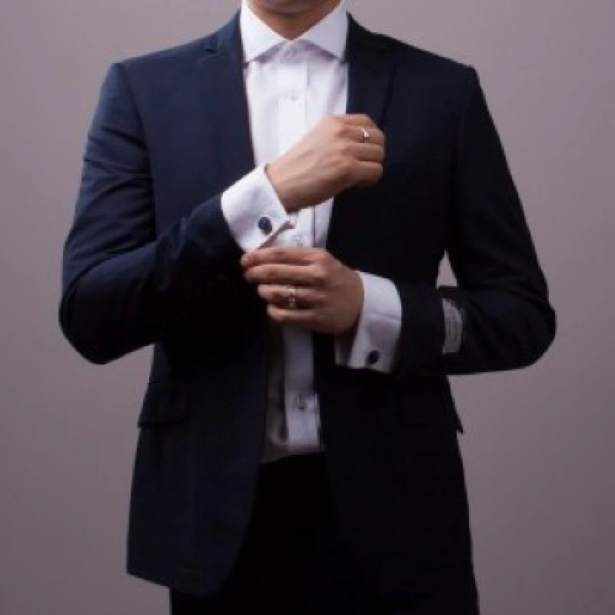 "เสื้อสูทคิวบ์" บริการส่งหล่อถึงบ้าน