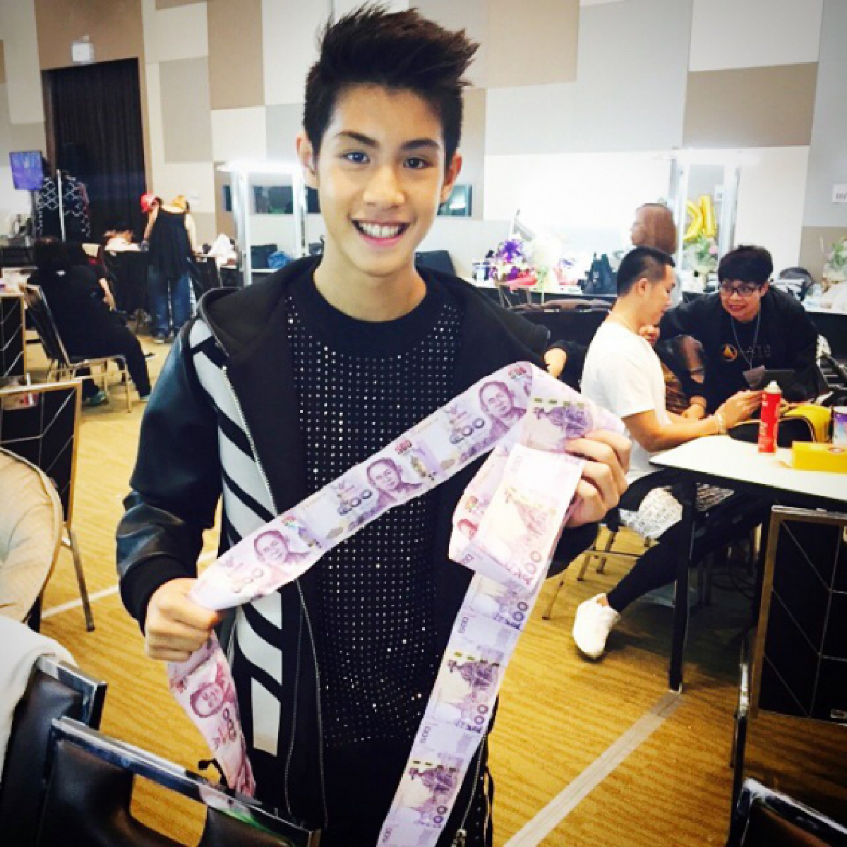 ตามรอยพ่อเจ!"เจ้านาย-เจ้าขุน"ร้องเต้นดั่งมืออาชีพ