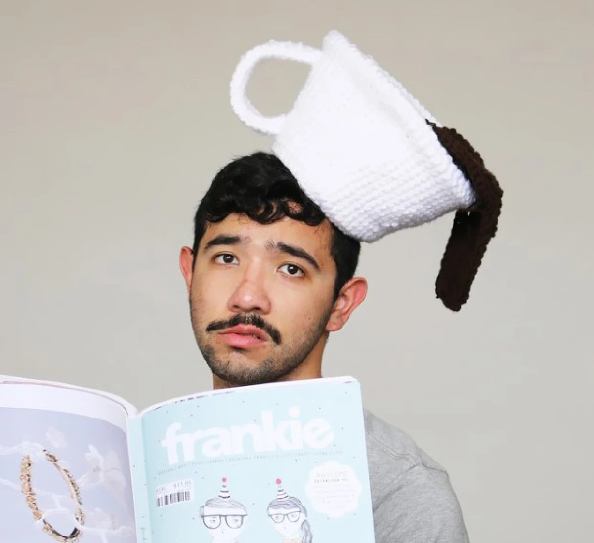 ฮาหน้านิ่ง!หนุ่มออสซี่แชะภาพสวมหมวกทรง'ของกิน' (ชมภาพ)