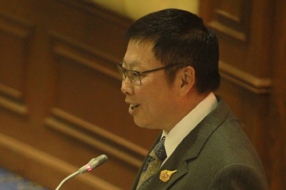 บวรศักดิ์คาดอาจเลื่อนประชุมพิจารณารธน.โค้งสุดท้าย บวรศักดิ์คาดอาจเลื่อนประชุมพิจารณารธน.โค้งสุดท้าย