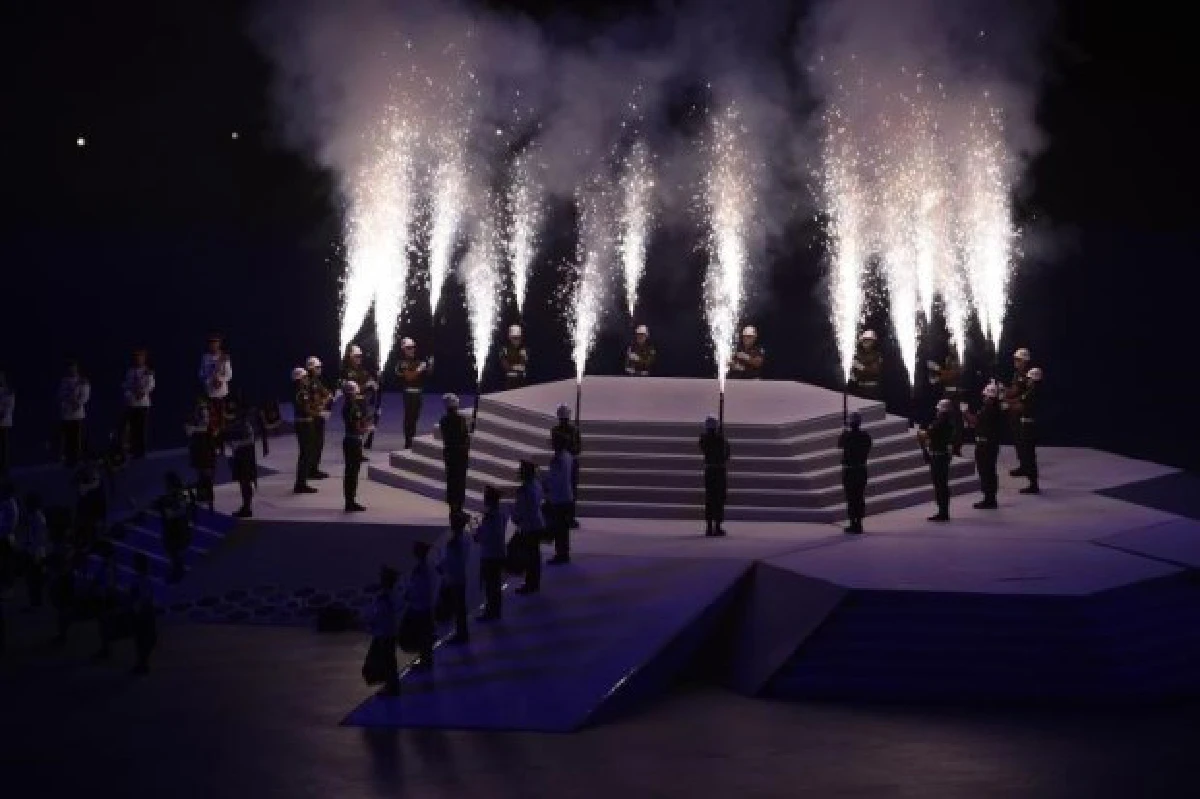 "เมสซีเจ"ถือธงชาติไทยนำทัพกีฬาชิงทองซีเกมส์