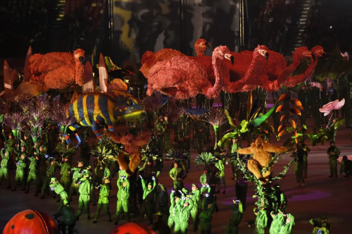 "เมสซีเจ"ถือธงชาติไทยนำทัพกีฬาชิงทองซีเกมส์