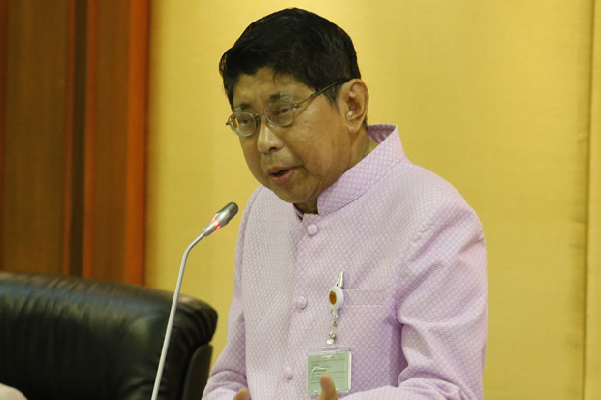 "วิษณุ" แจงกมธ.ยกร่างฯปมครม.ขอแก้ไขรธน. "วิษณุ" แจงกมธ.ยกร่างฯปมครม.ขอแก้ไขรธน.