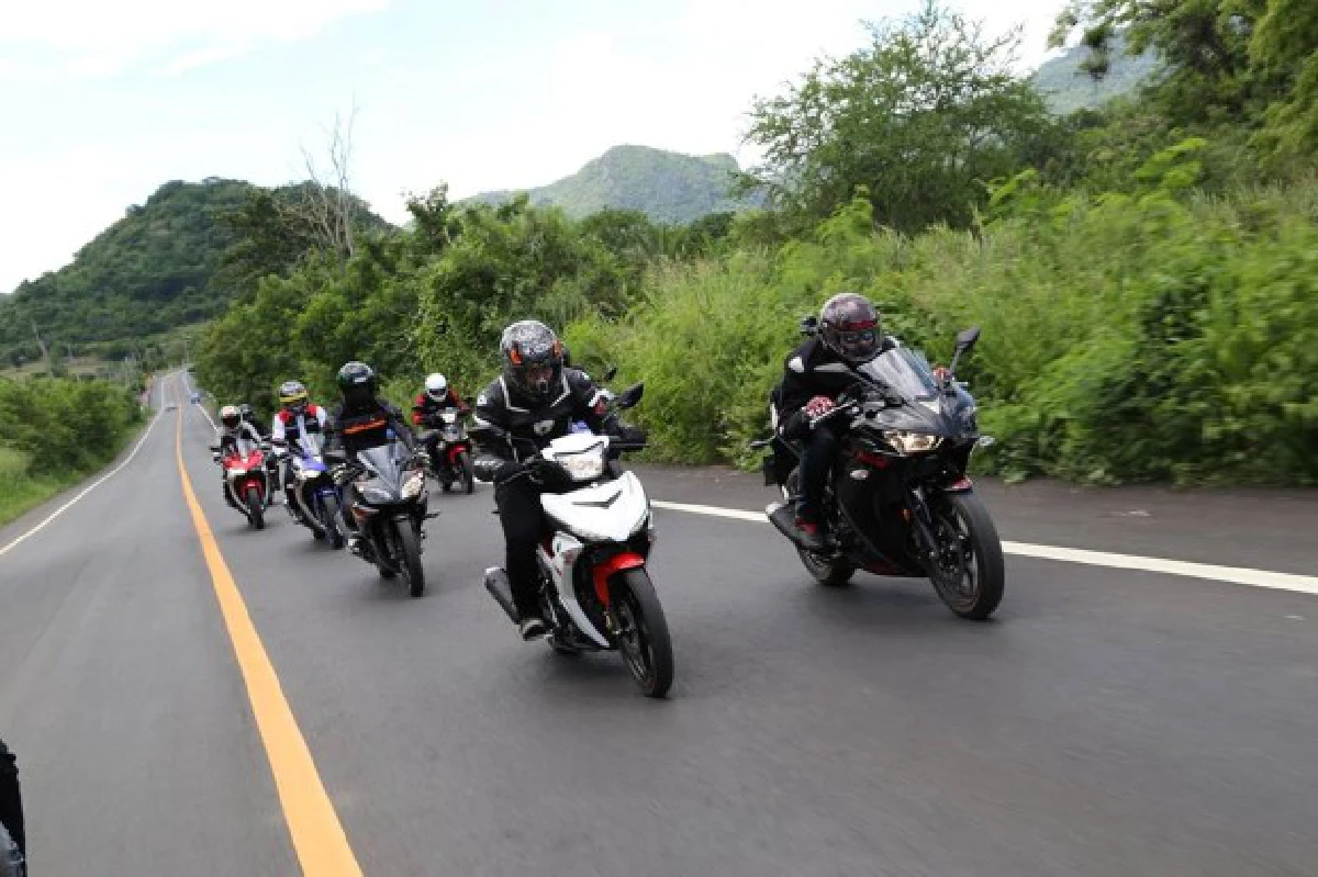 ลองขี่ตั้งแต่เล็กยันใหญ่ Exciter150-R15-R3