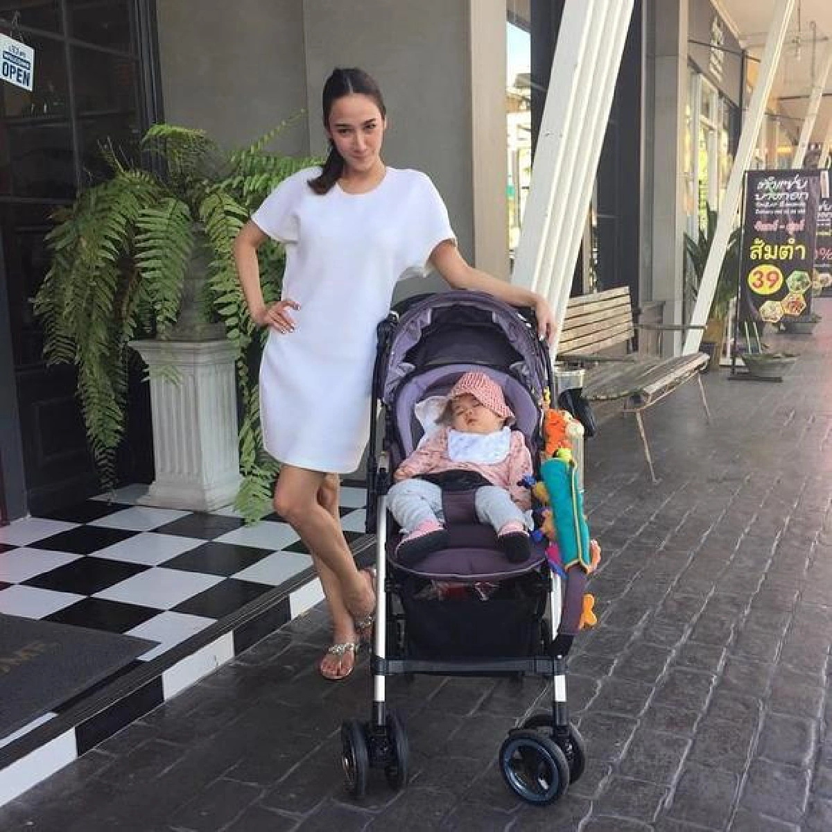 โมเม้นท์น่ารักๆ!"น้าอั้ม พัชราภา"กับหลานมายู