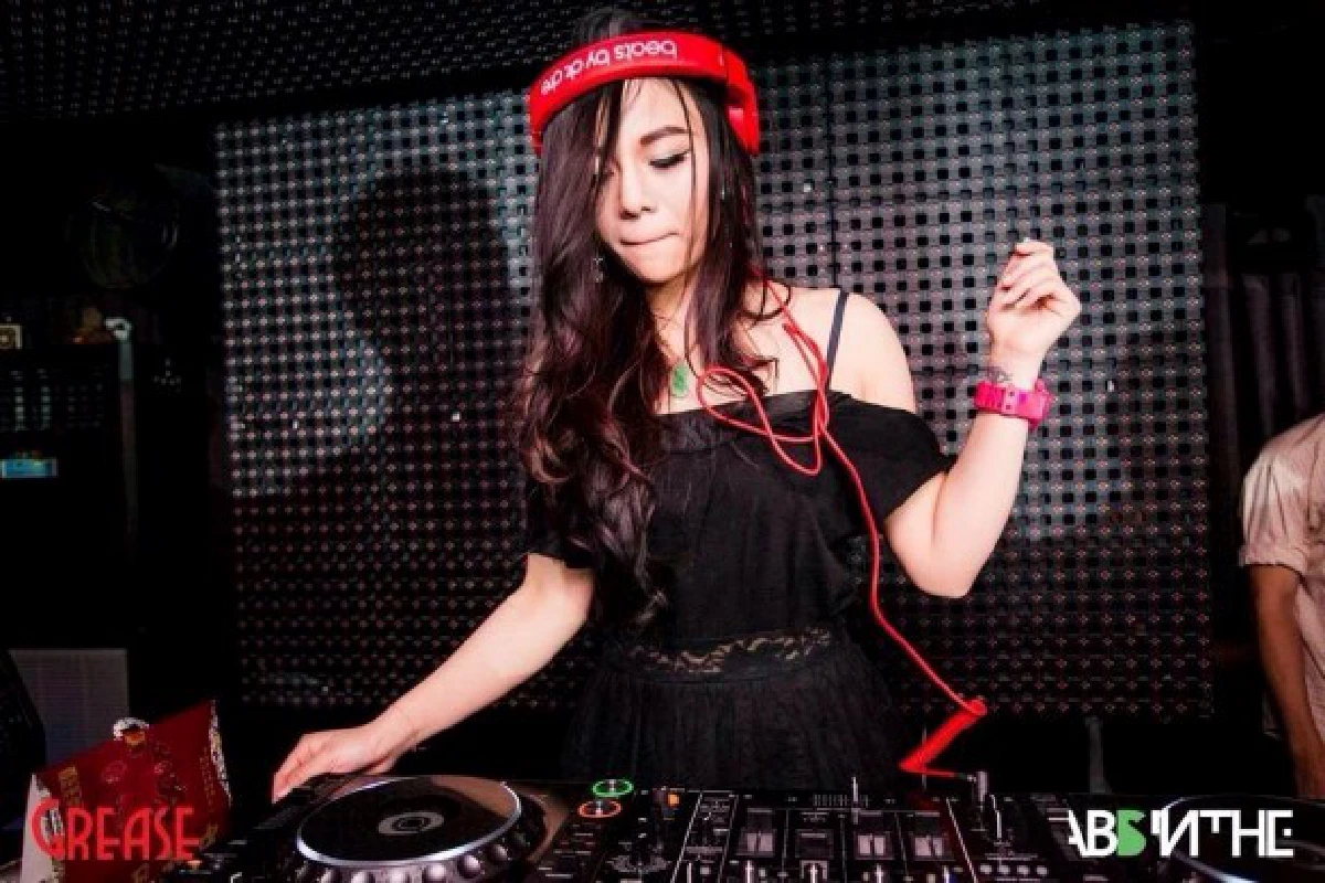 ส่อง "ดีเจสาวสวย" ...ปาร์ตี้นี้ต้องมีเธอ