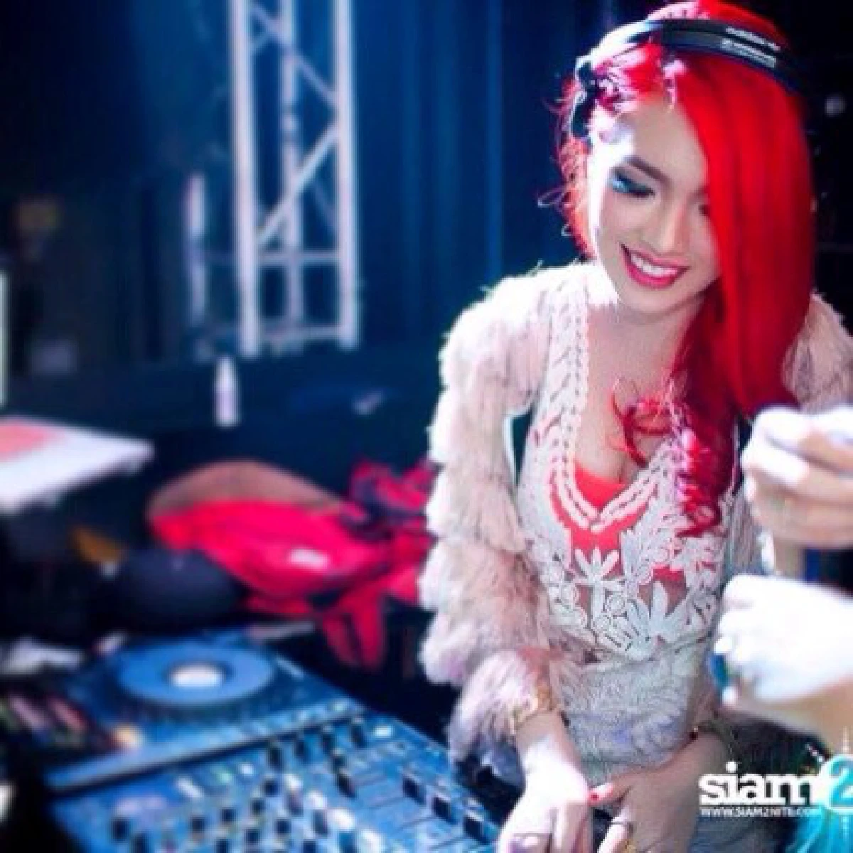 ส่อง "ดีเจสาวสวย" ...ปาร์ตี้นี้ต้องมีเธอ