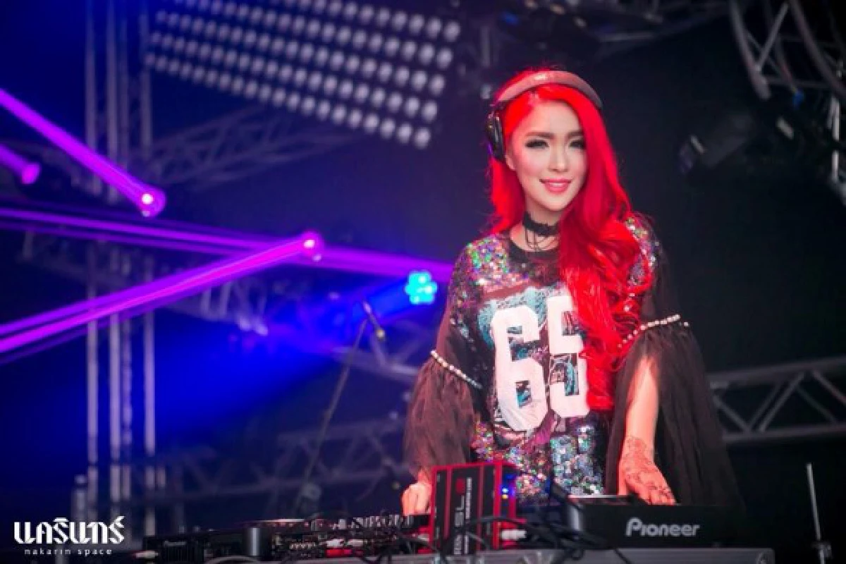 ส่อง "ดีเจสาวสวย" ...ปาร์ตี้นี้ต้องมีเธอ