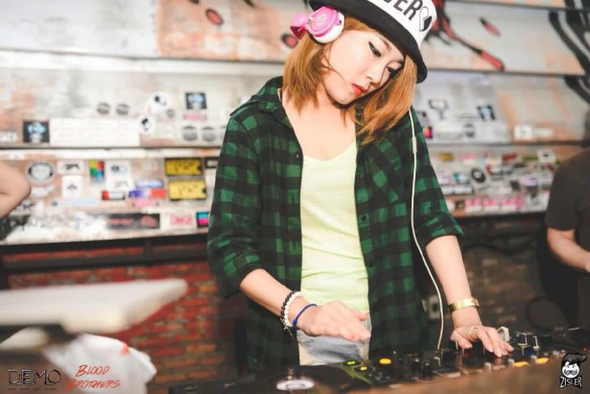 ส่อง "ดีเจสาวสวย" ...ปาร์ตี้นี้ต้องมีเธอ