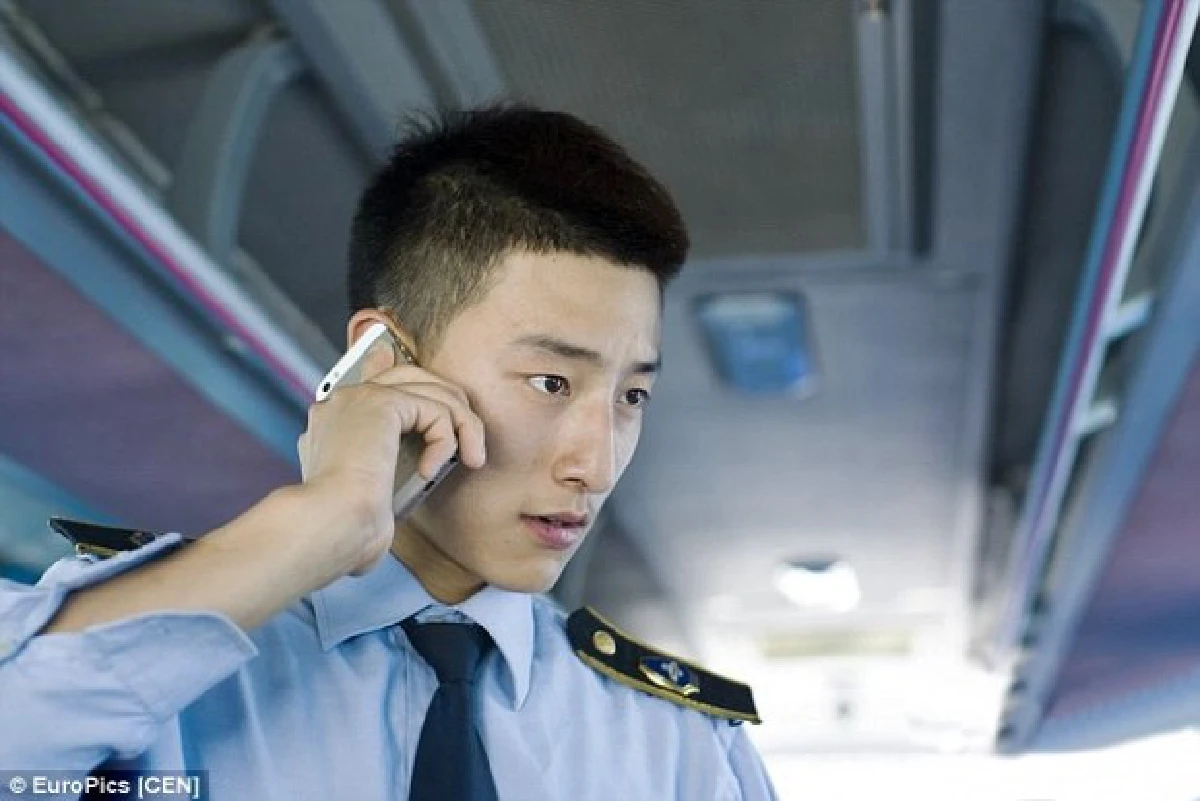 ใจระทวย!พารู้จัก'ฮ้าวหนาน'กระเป๋ารถเมล์ตี๋หล่อระดับพรีเมี่ยม