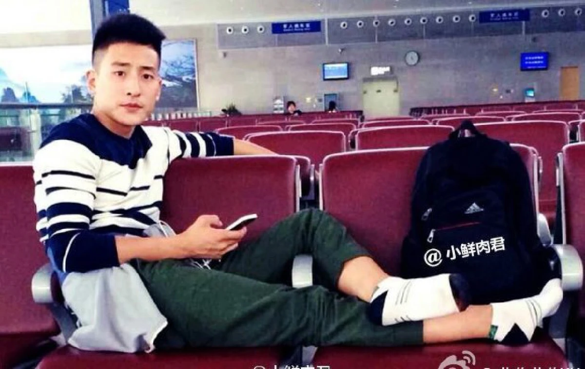 ใจระทวย!พารู้จัก'ฮ้าวหนาน'กระเป๋ารถเมล์ตี๋หล่อระดับพรีเมี่ยม