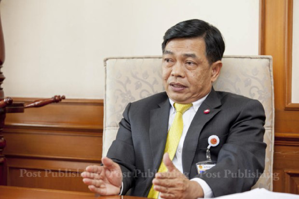 อลงกรณ์วอนสปช.หยุดพูดโหวตคว่ำร่างรธน. อลงกรณ์วอนสปช.หยุดพูดโหวตคว่ำร่างรธน.