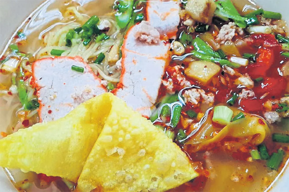 ลูกค้ายกย่องทั้งเมืองพิษณุโลก ร้านก๋วยเตี๋ยวมารยาทดี