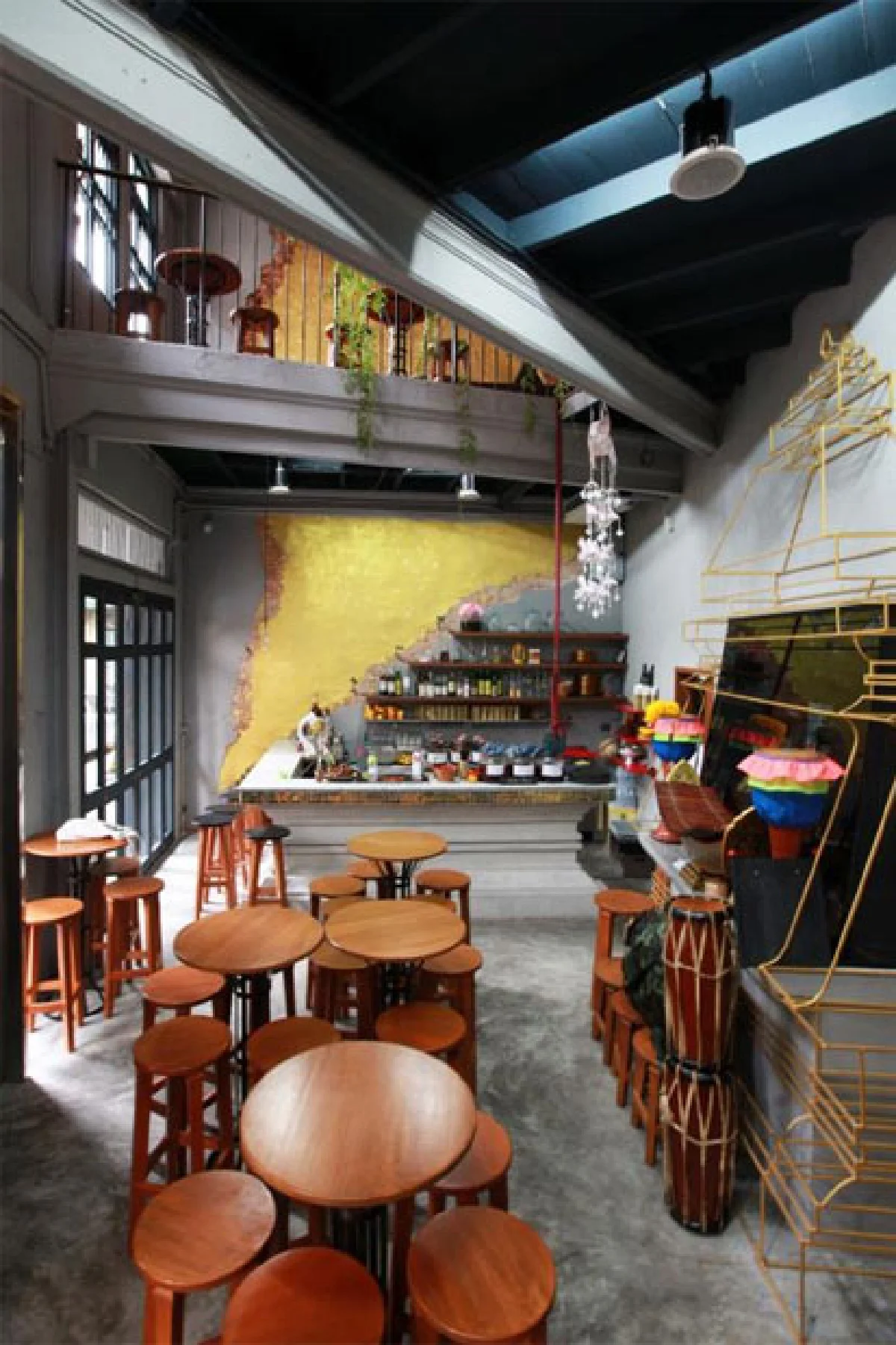 ไทยๆ เท่ๆ เทพบาร์