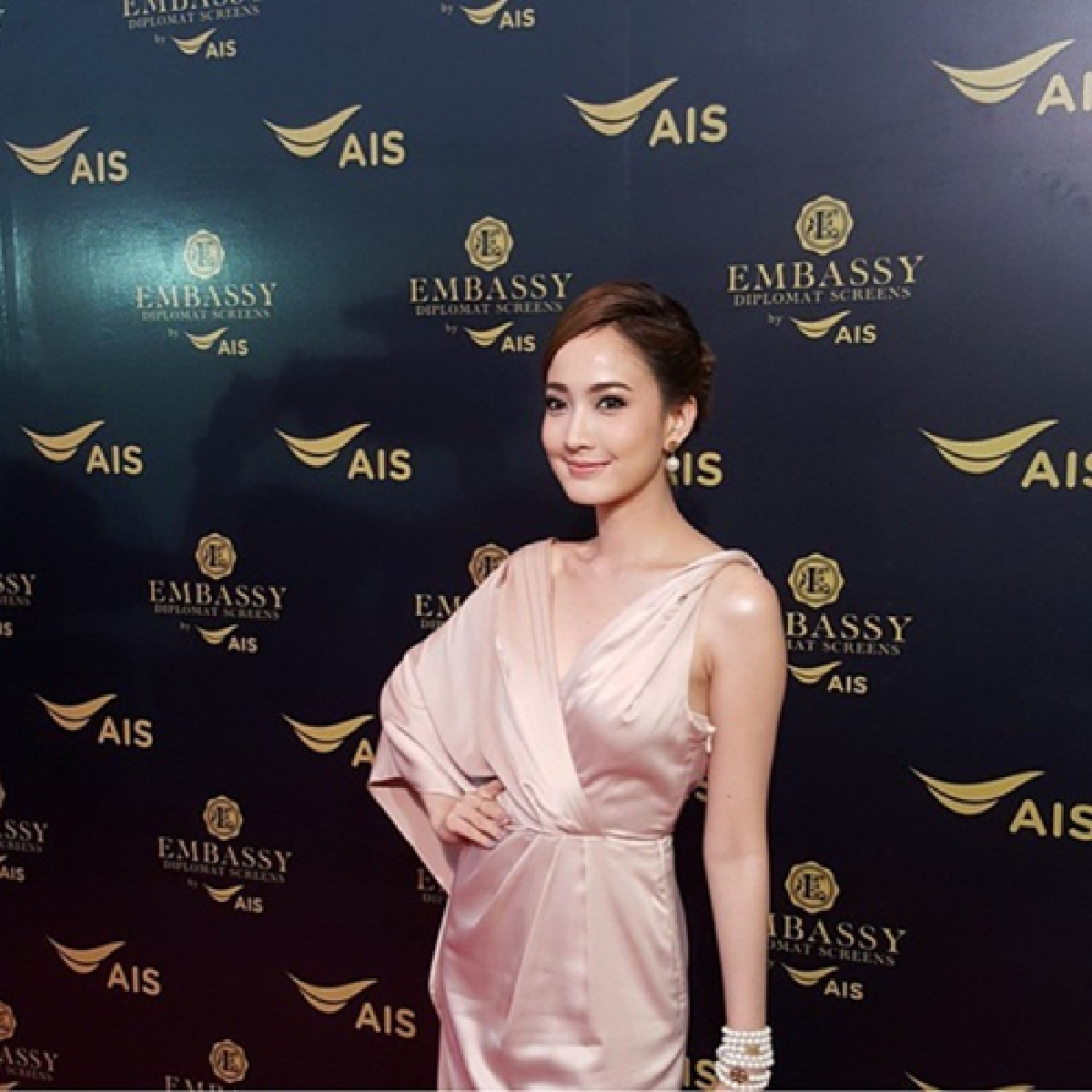 ไม่เคยโนบรา!"แต้ว"แจงภาพจุกโผล่แค่แสงสะท้อน