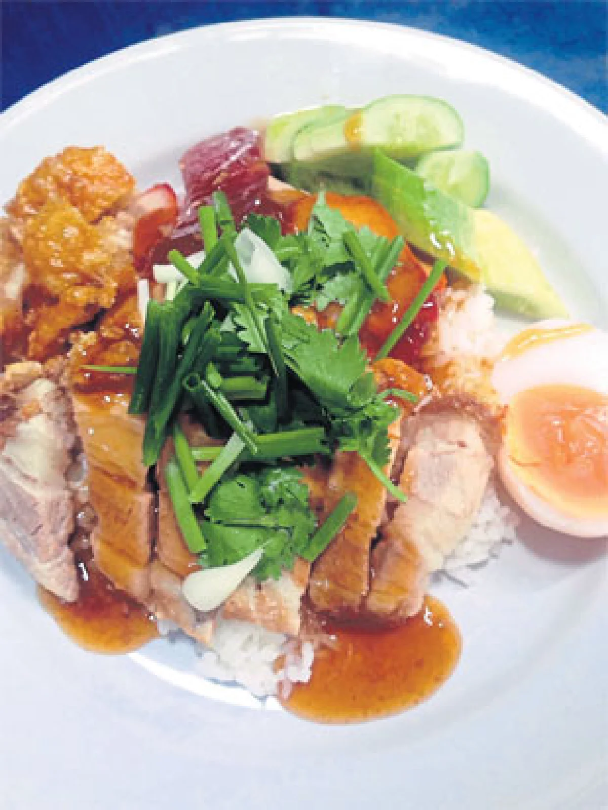 ช็อปตลาดต้นไม้บางใหญ่ แวะชิมข้าวหมูกรอบ-ขนมจีน รสเด็ด