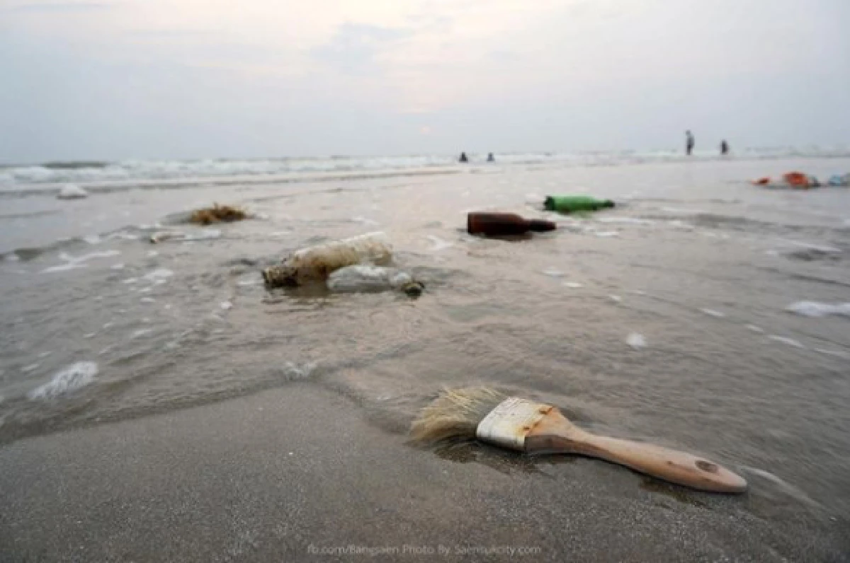 ผงะ!ขยะเกลื่อนหาดบางแสนเผยลอยตามแม่น้ำ-นักท่องเที่ยวทิ้ง